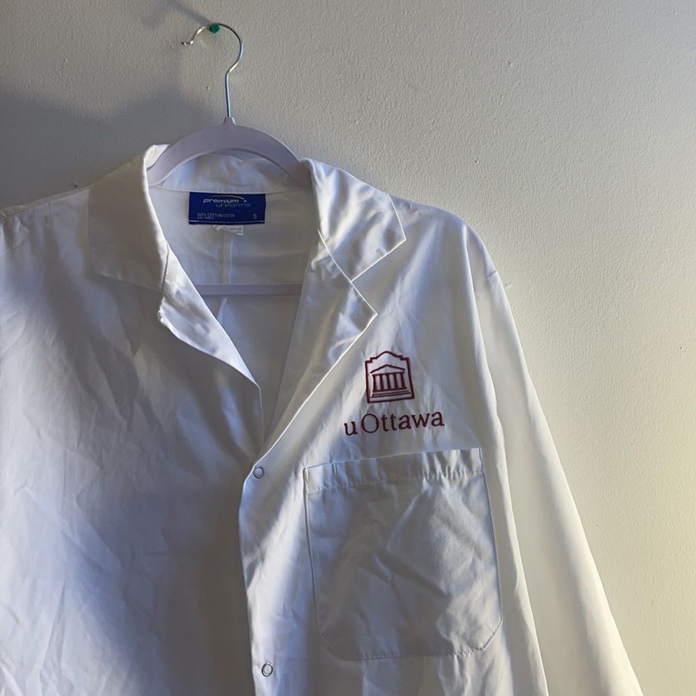 University of Ottawa Lab Coat Small Unisex .